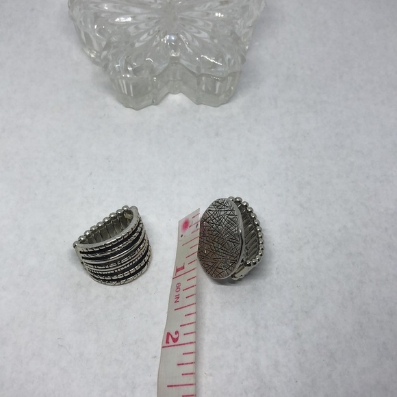 BUNDLE lot 2 trendy fashionista statement stretch rings aprox 8 - Picture 5 of 5